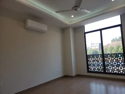 1495 Sqft 2 Bedroom Flat Apartment For Sale In Piccadilly Courtyard Bahria Town Phase 7 - Interior / Exterior Photo 3