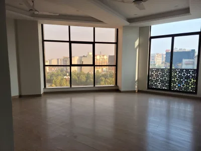 885 Sqft 1 Bedroom Flat Apartment For Sale In Piccadilly Courtyard Bahria Town Phase 7 - Interior / Exterior Photo 5